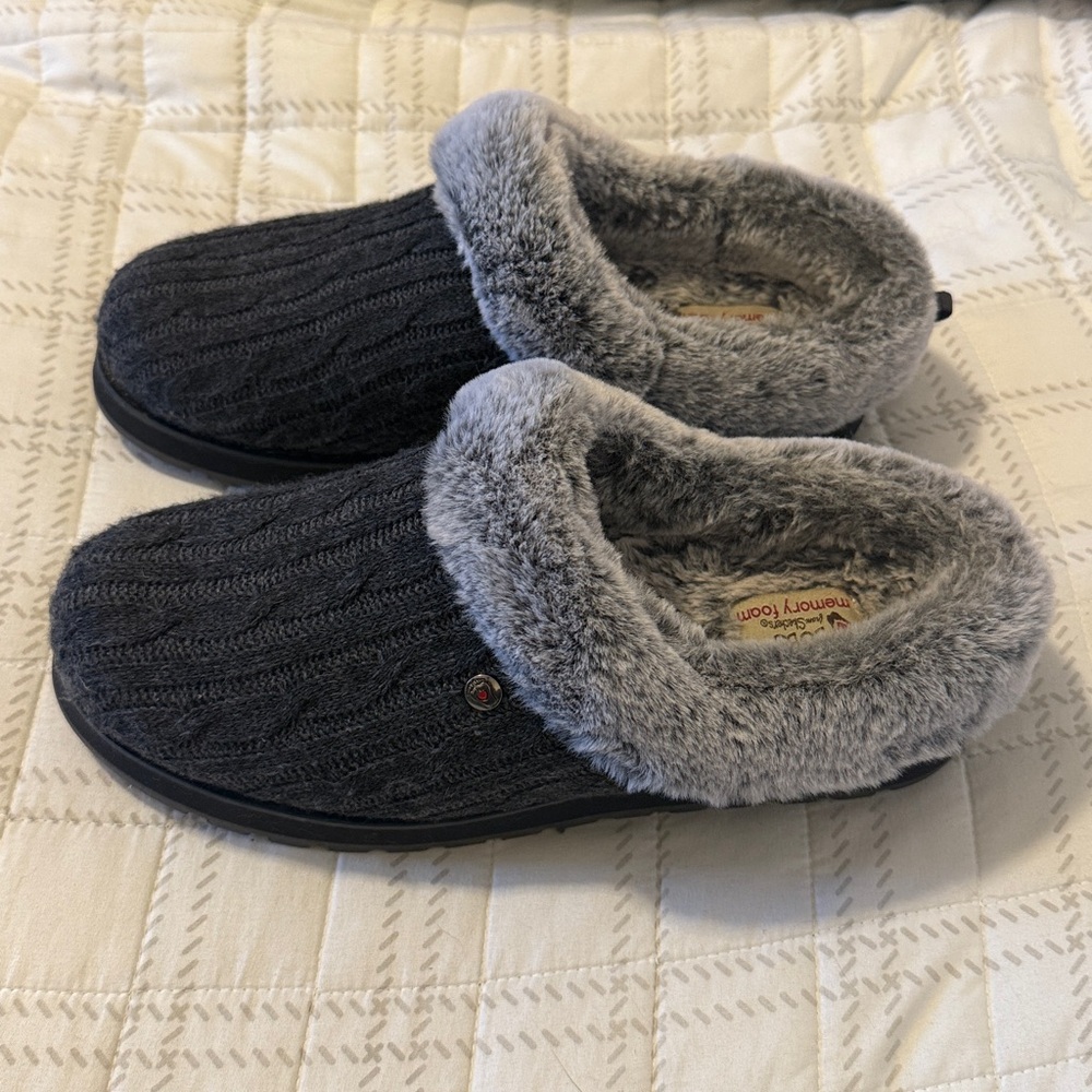 ⭐️BOBS from Skechers Plush Memory Foam Ice Angels Slippers/Mules Size 10